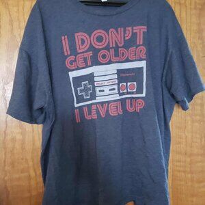 Zuni Sportswear Nintendo “I Don’t Get Older, I Level Up” Tee – 2XL